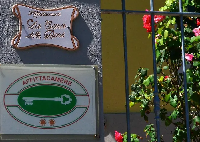 La Casa Delle Rose: Cozy Air-conditioned Retreat Guest house La Spezia